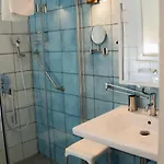 Alojamento de Acomodação e Pequeno-almoço Agathe Luxury 4*