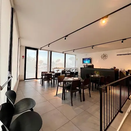 Agathe Luxury 4* מרינה די סקבוניאה