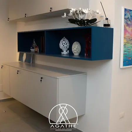 לינה וארוחת בוקר Agathe Luxury מרינה די סקבוניאה