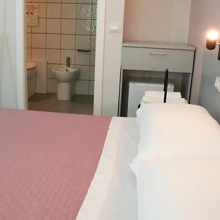 Agathe Luxury 4* מרינה די סקבוניאה