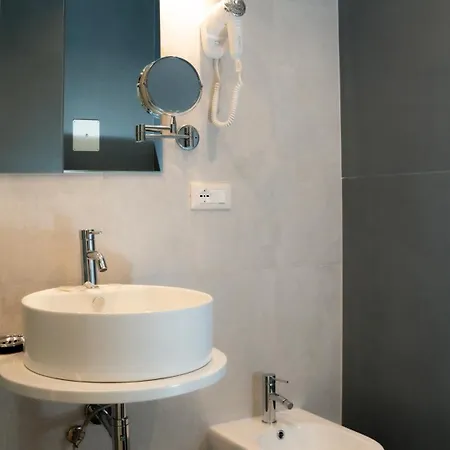 לינה וארוחת בוקר Agathe Luxury 4*